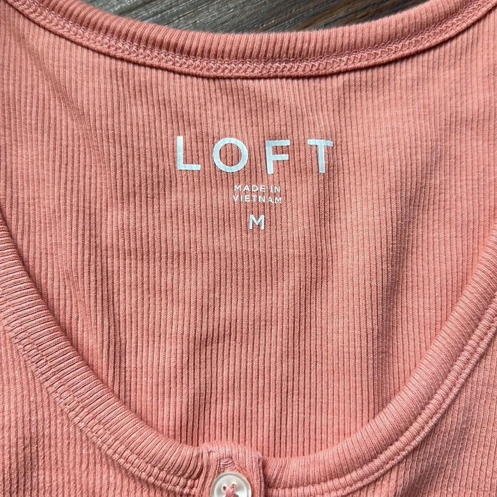 LOFT Ribbed Button Up Tank, Size Medium - Picture 2 of 2